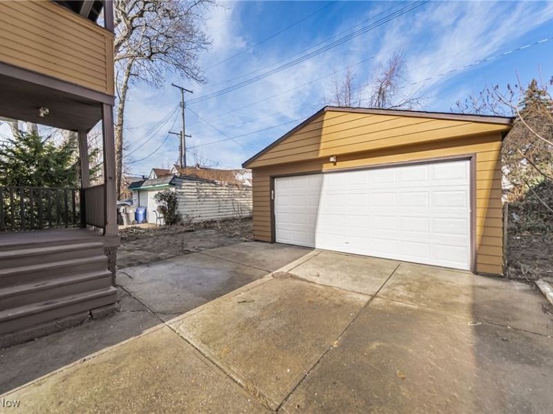 12521 Locke Avenue, Cleveland, OH 44108 Photo 43