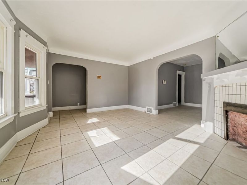 12521 Locke Avenue, Cleveland, OH 44108 Photo 6