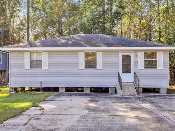 6013 Pine Street, Pearlington, MS 39572