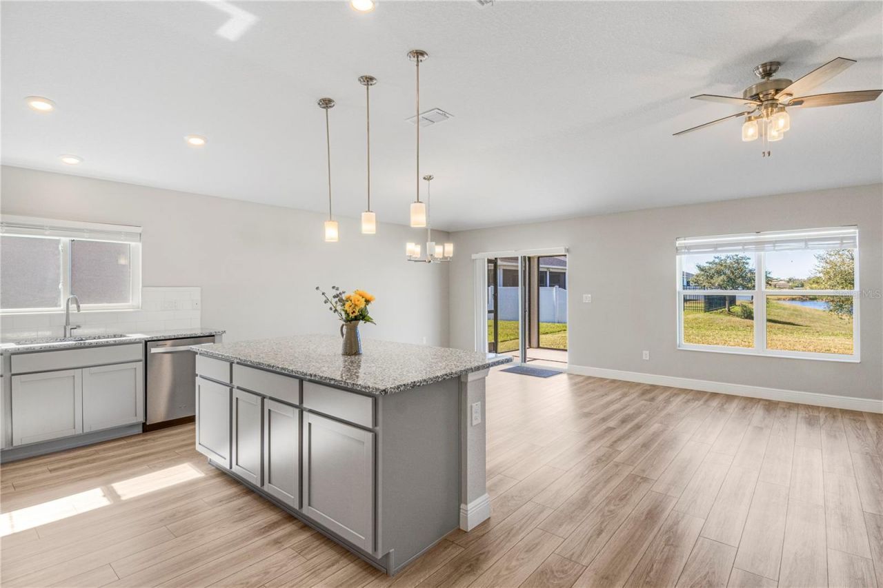 7326 34th Court E, Sarasota, FL 34243 Photo