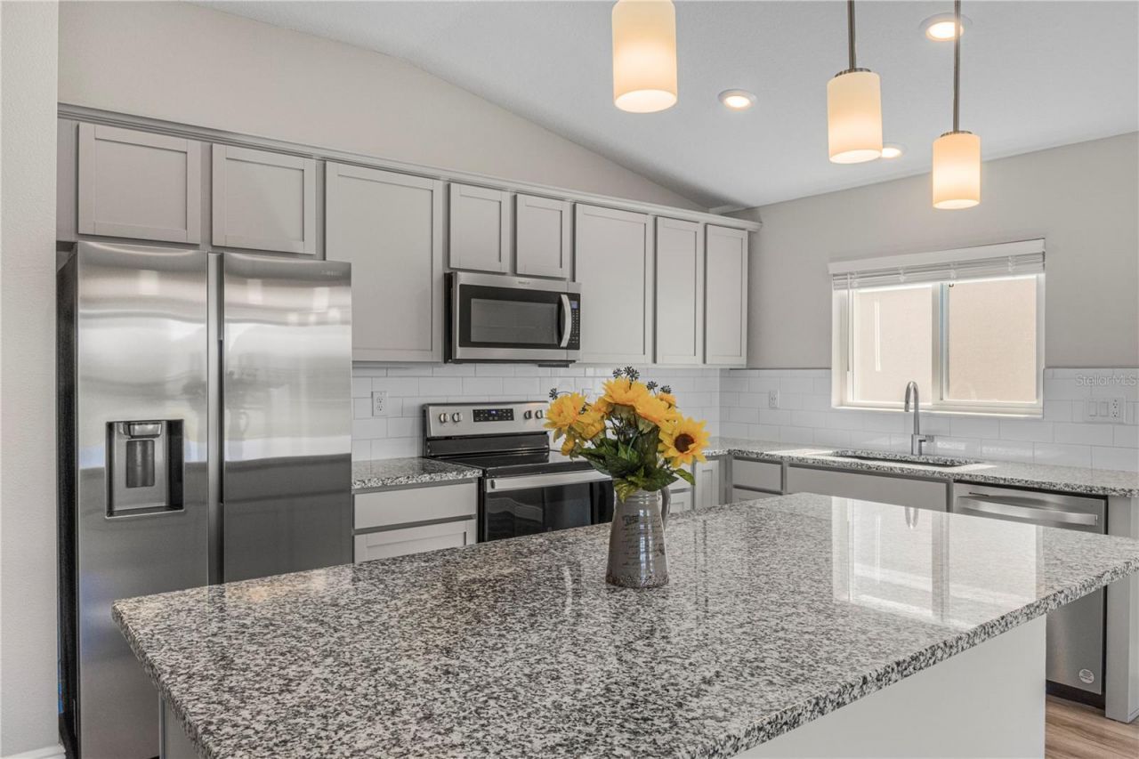 7326 34th Court E, Sarasota, FL 34243 Photo