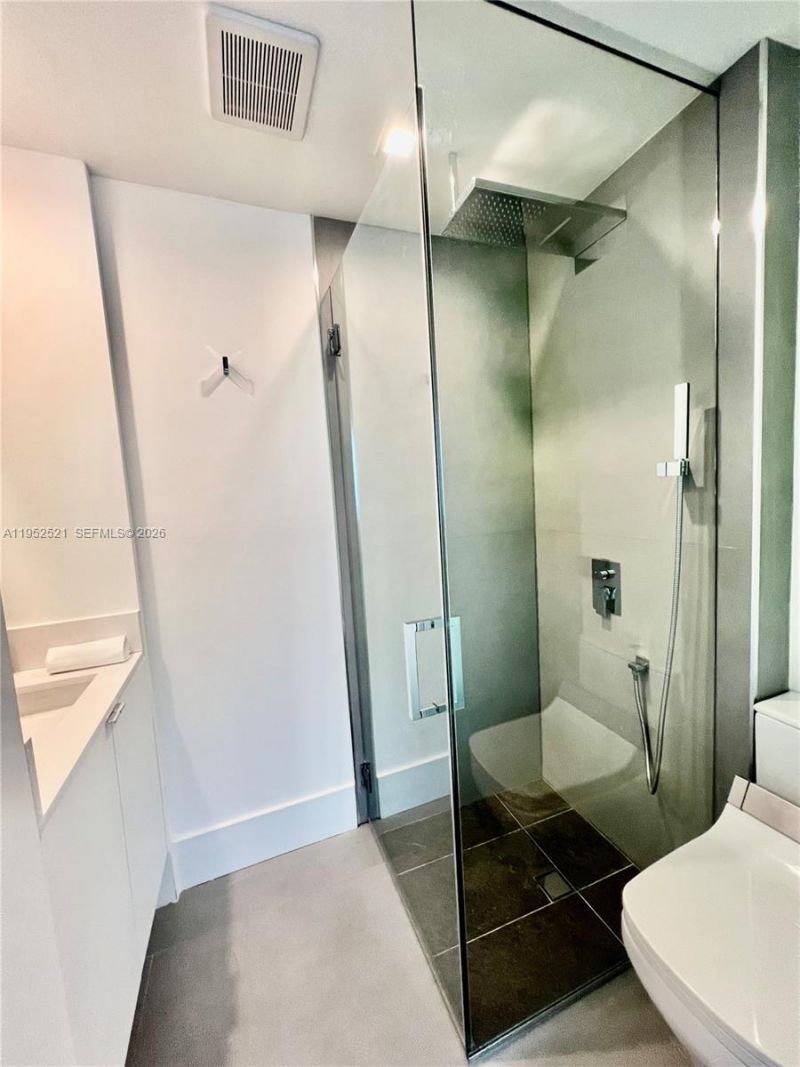 50 S Pointe Dr, Unit LOFT5, Miami Beach, FL 33139 Photo