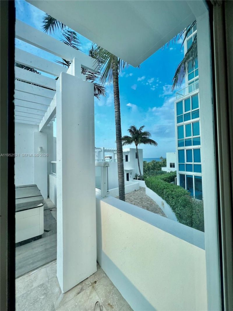 50 S Pointe Dr, Unit LOFT5, Miami Beach, FL 33139 Photo