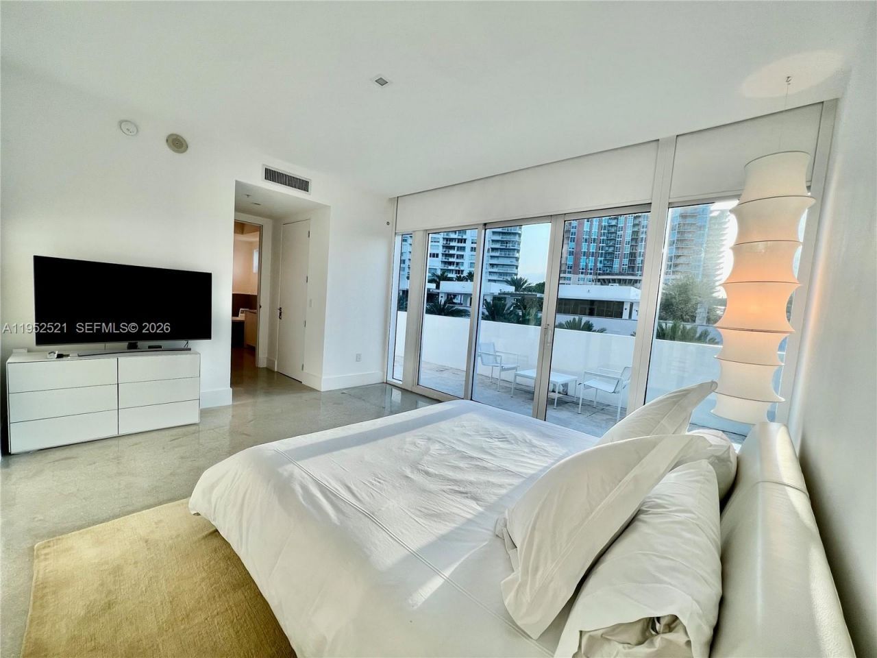 50 S Pointe Dr, Unit LOFT5, Miami Beach, FL 33139 Photo