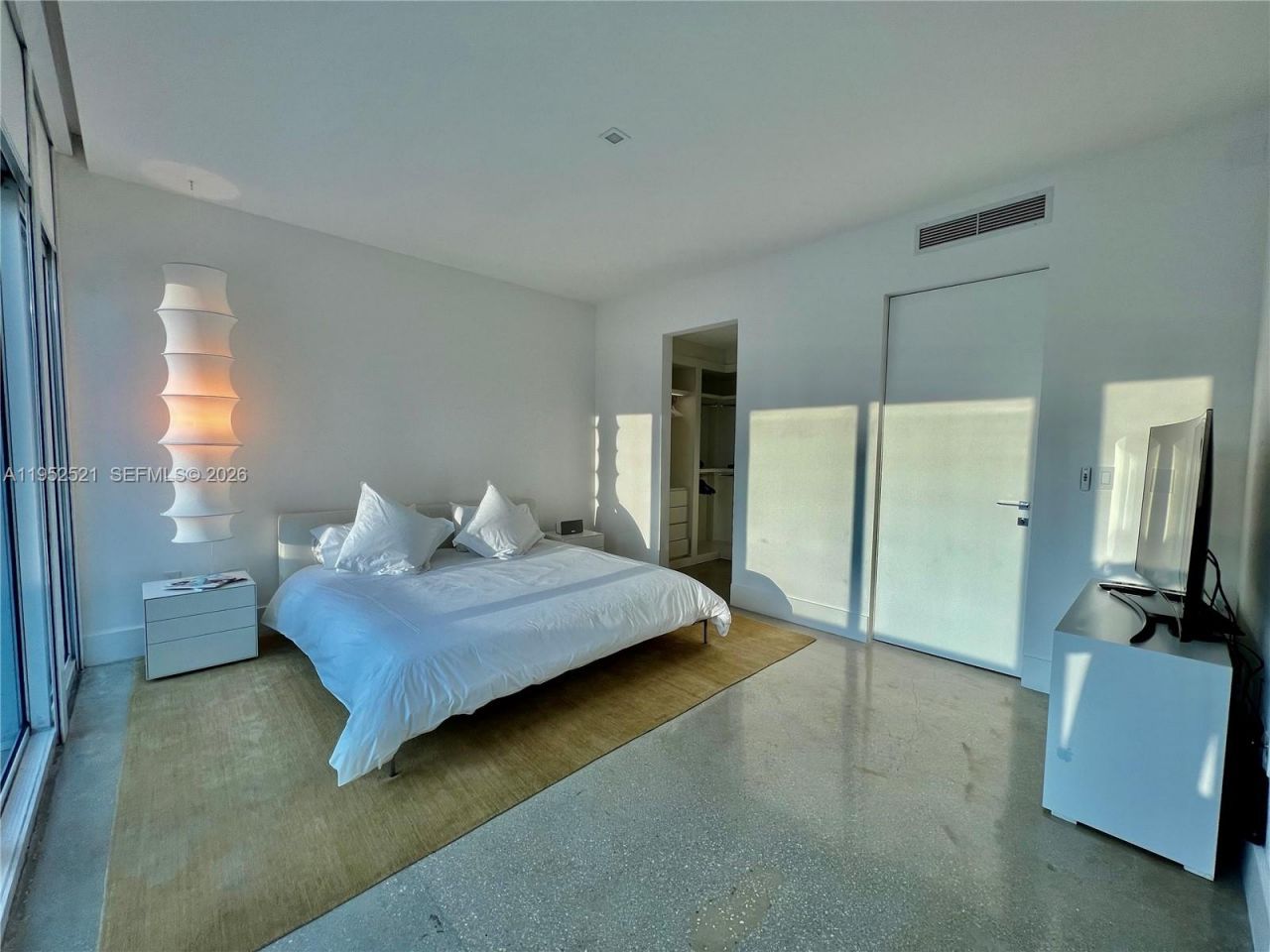 50 S Pointe Dr, Unit LOFT5, Miami Beach, FL 33139 Photo