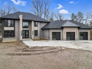 31130 Lahser, Beverly Hills Vlg, MI 48025