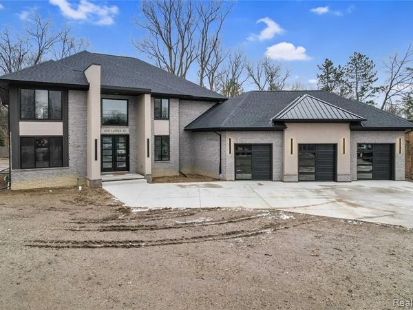 31130 Lahser, Beverly Hills Vlg, MI 48025