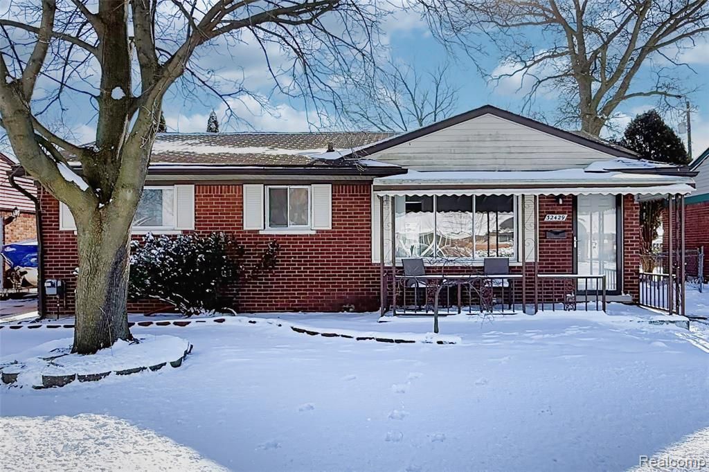 32429 Hazelwood Avenue, Westland, MI 48186 Main Photo