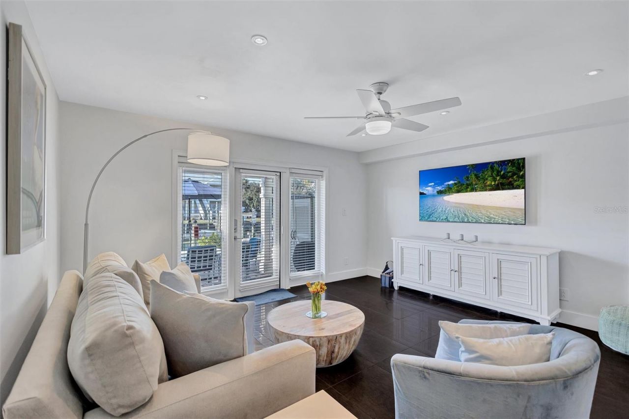 4799 Coquina Key Drive Se, Saint Petersburg, FL 33705 Photo