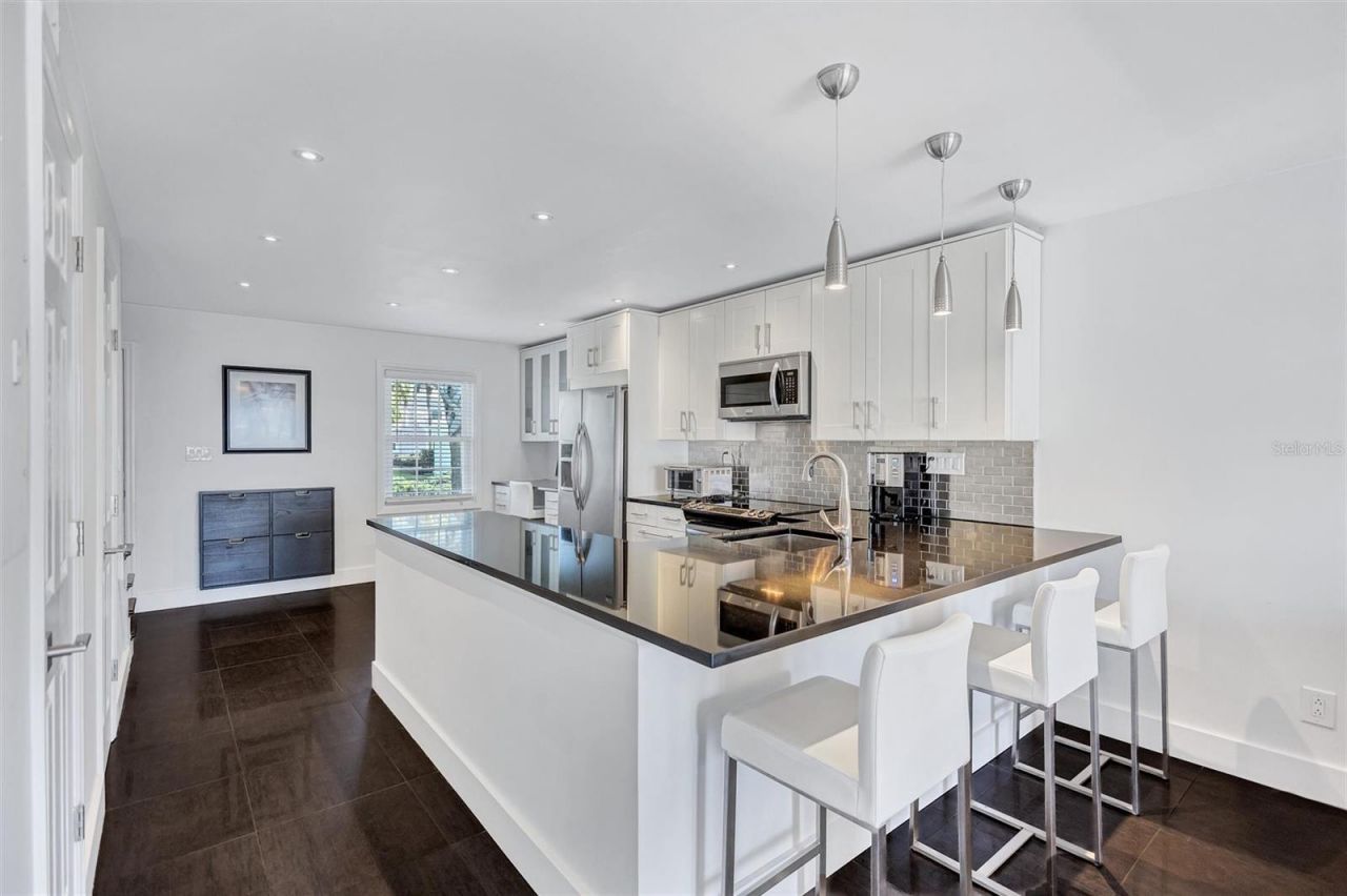 4799 Coquina Key Drive Se, Saint Petersburg, FL 33705 Photo