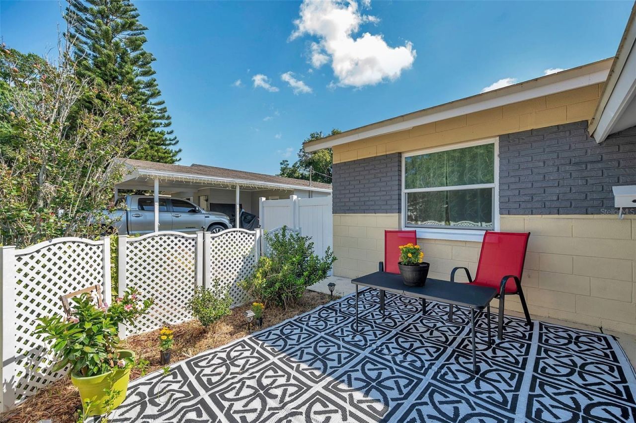 5900 Cypress Street N, Saint Petersburg, FL 33703 Photo