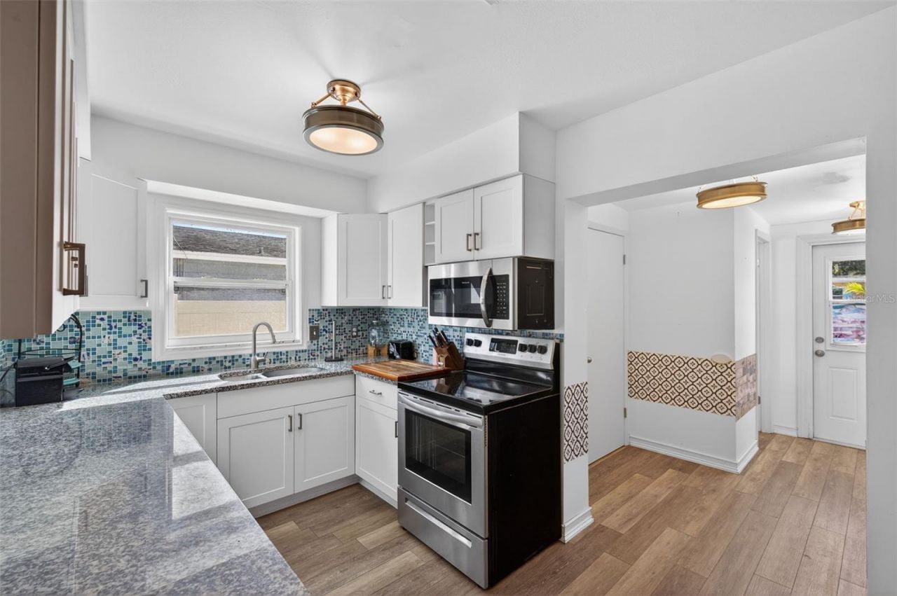 5900 Cypress Street N, Saint Petersburg, FL 33703 Photo