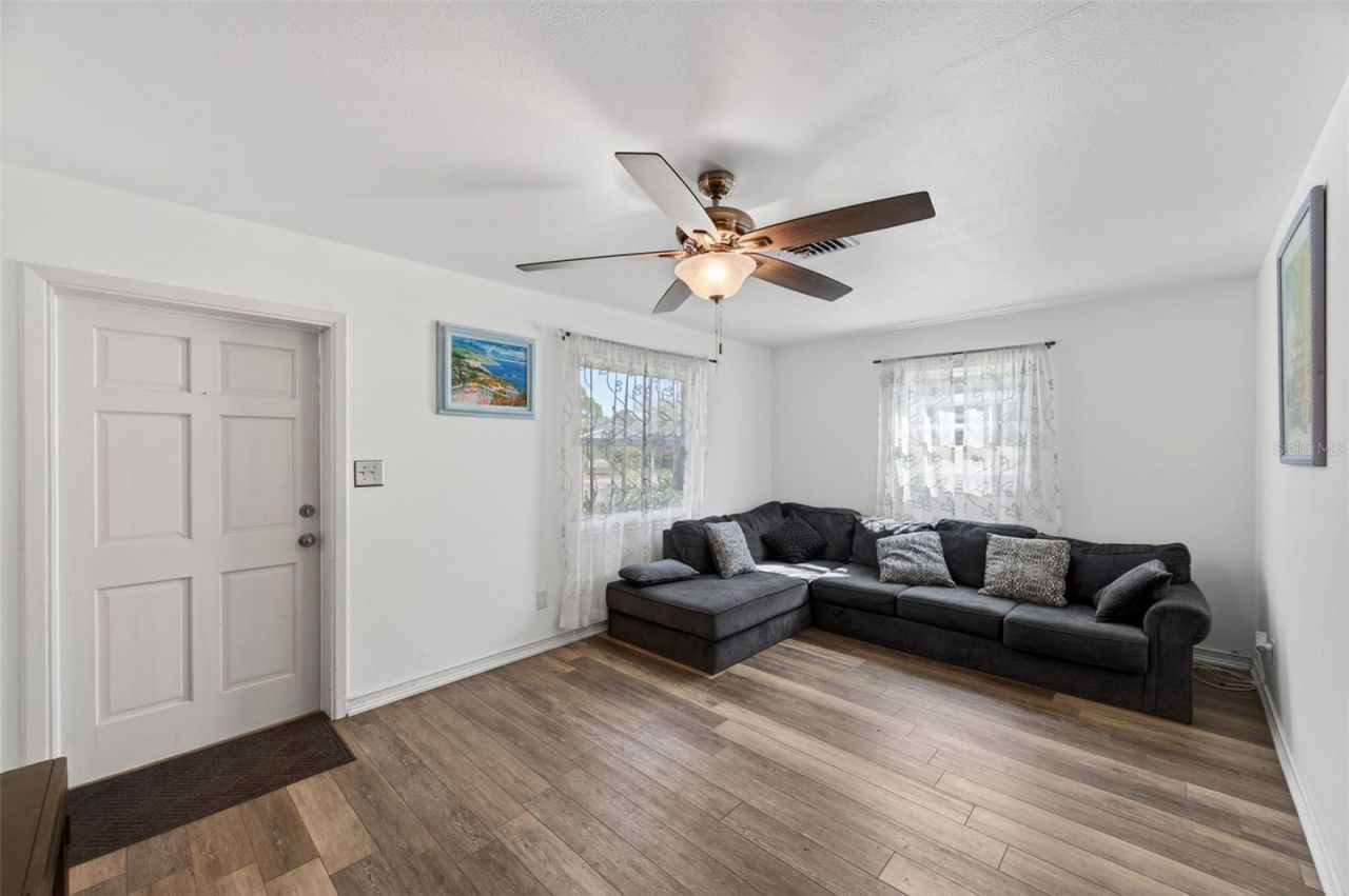 5900 Cypress Street N, Saint Petersburg, FL 33703 Photo