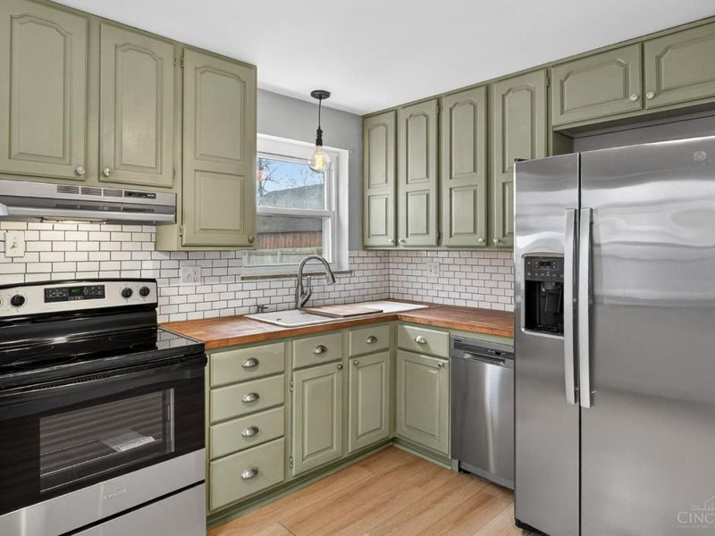 2258 Hunt Road, Reading, OH 45215 Photo 12