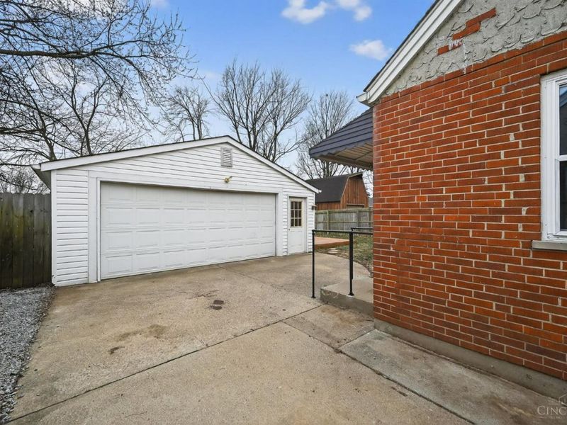 2258 Hunt Road, Reading, OH 45215 Photo 31