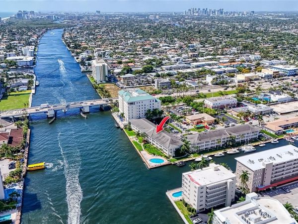 2895 NE 32nd St, Unit 207, Fort Lauderdale, FL 33306