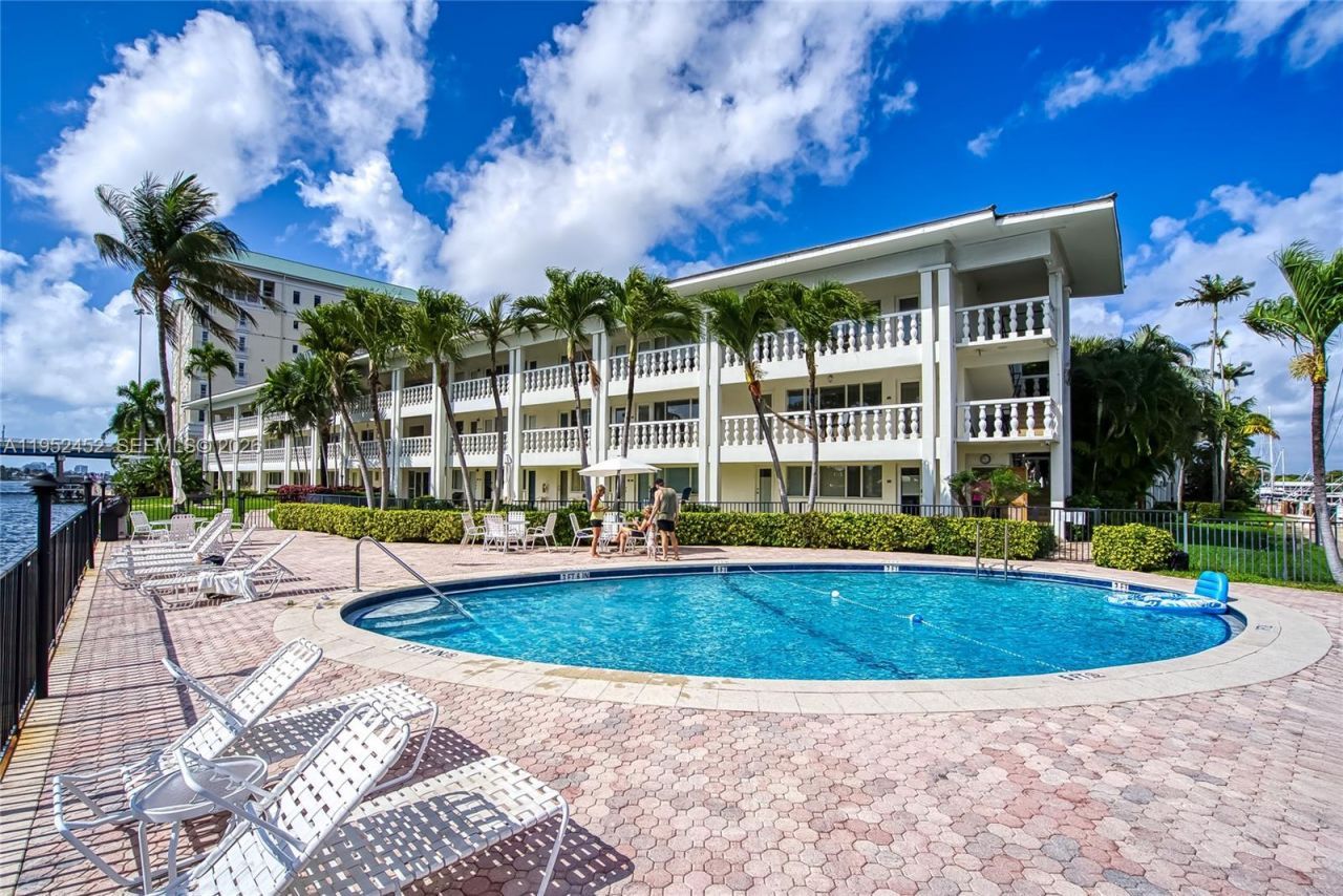 2895 NE 32nd St, Unit 207, Fort Lauderdale, FL 33306 Photo