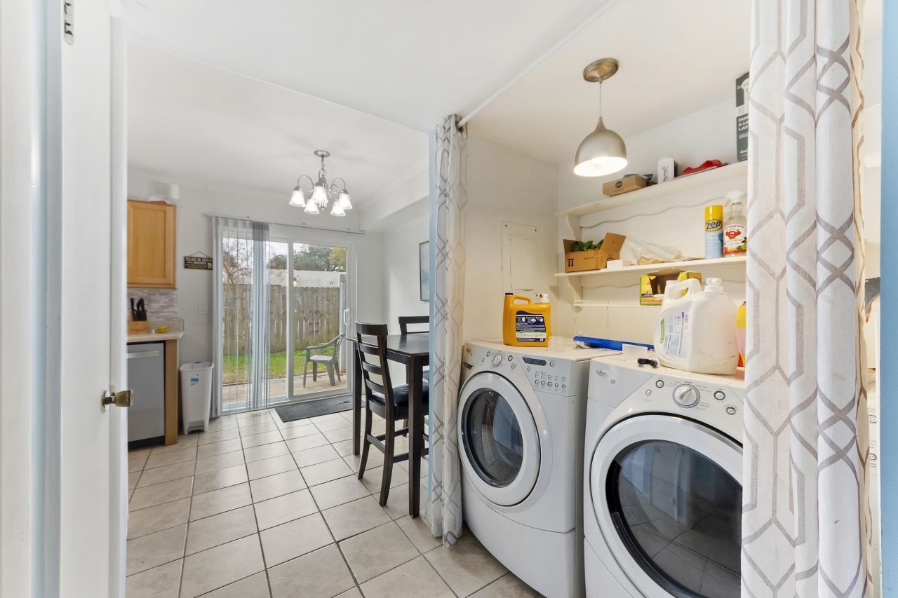 21 Rivers Point Row Photo 11