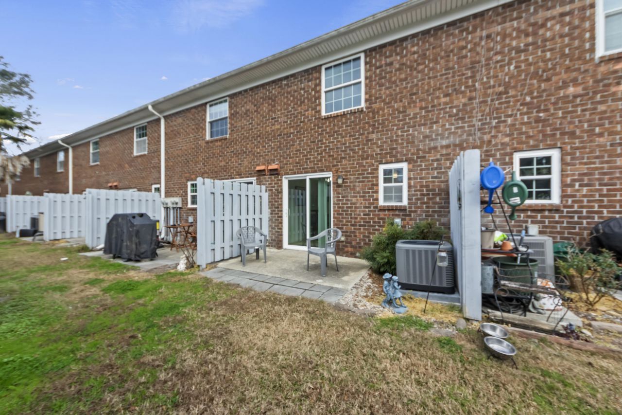 21 Rivers Point Row Photo 23