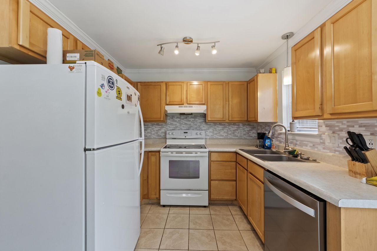 21 Rivers Point Row Photo 6