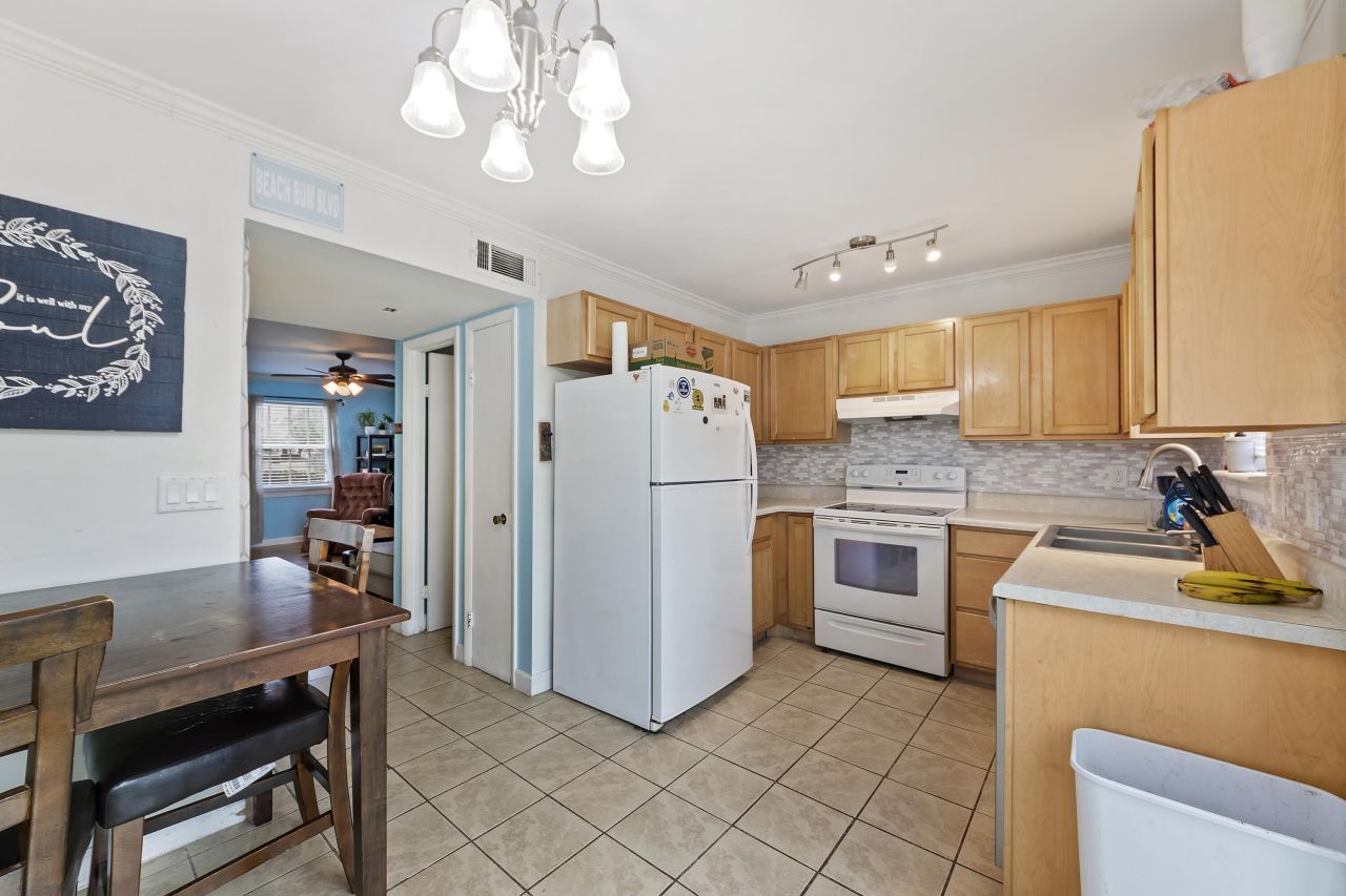 21 Rivers Point Row Photo 7