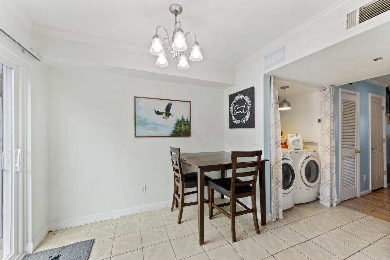 21 Rivers Point Row Photo 9