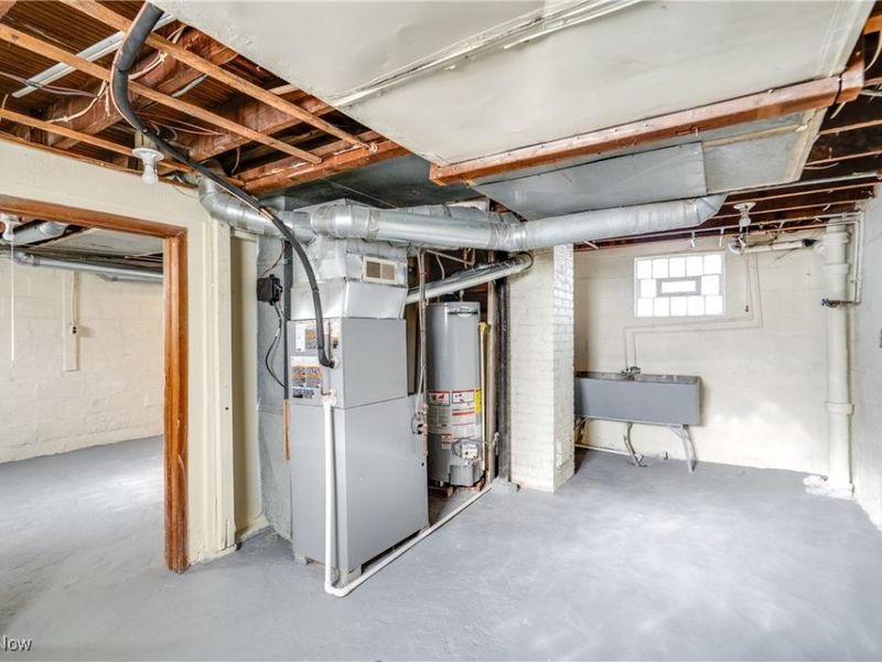 1353 Gorge Boulevard, Akron, OH 44310 Photo 32