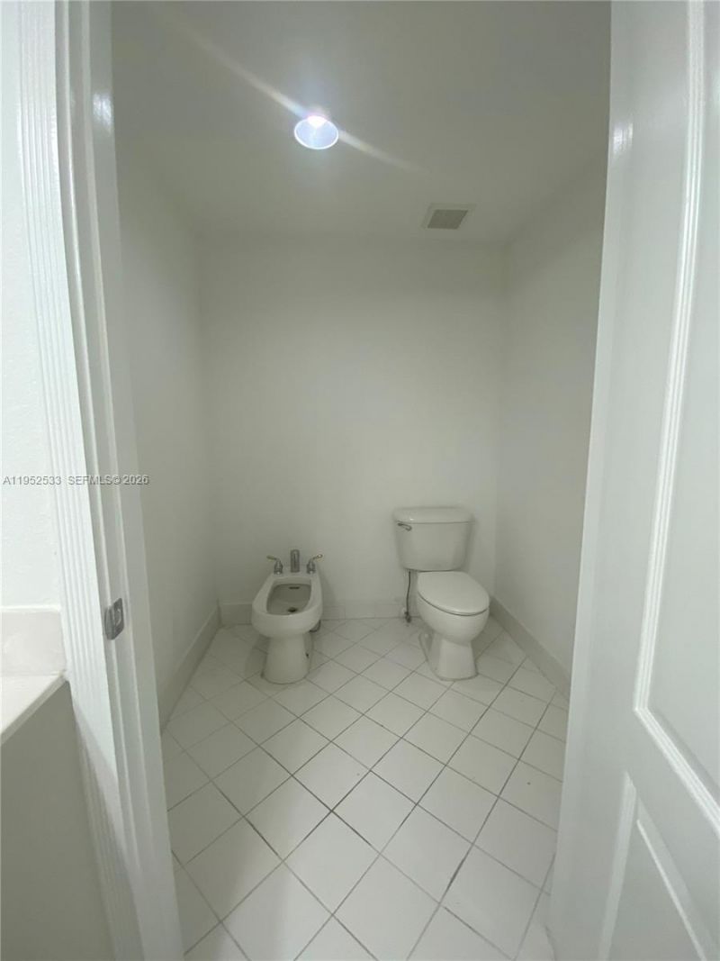 10700 NW 66th St, Unit 404, Doral, FL 33178 Photo