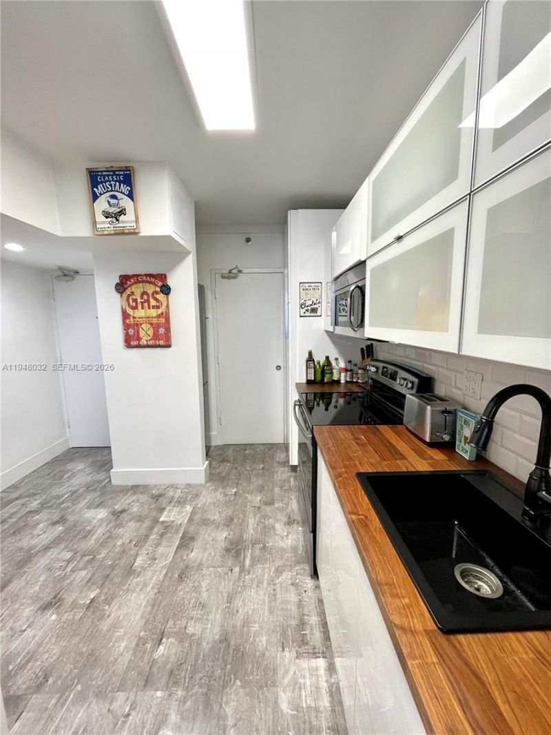 100 Lincoln Rd, Unit 518, Miami Beach, FL 33139 Photo