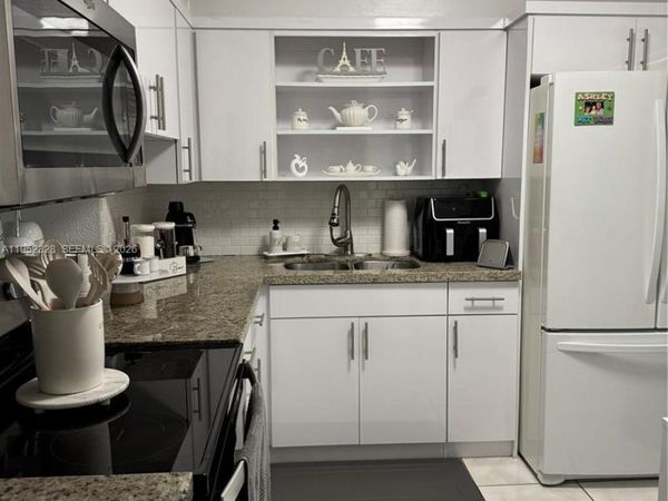 1480 W 46th St, Unit 203, Hialeah, FL 33012