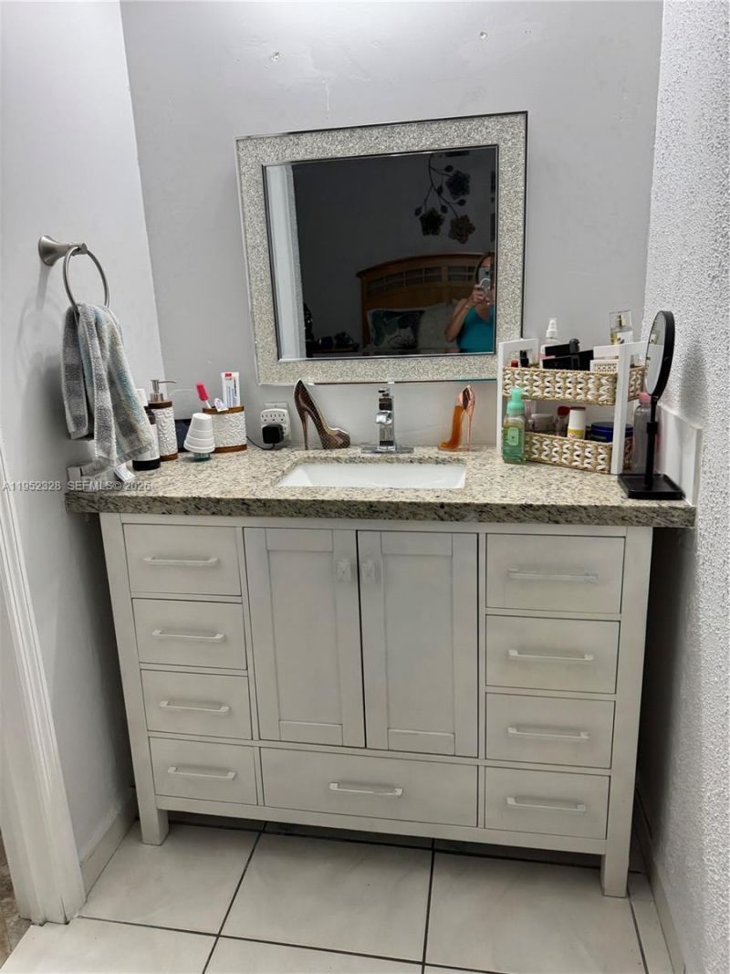 1480 W 46th St, Unit 203, Hialeah, FL 33012 Photo