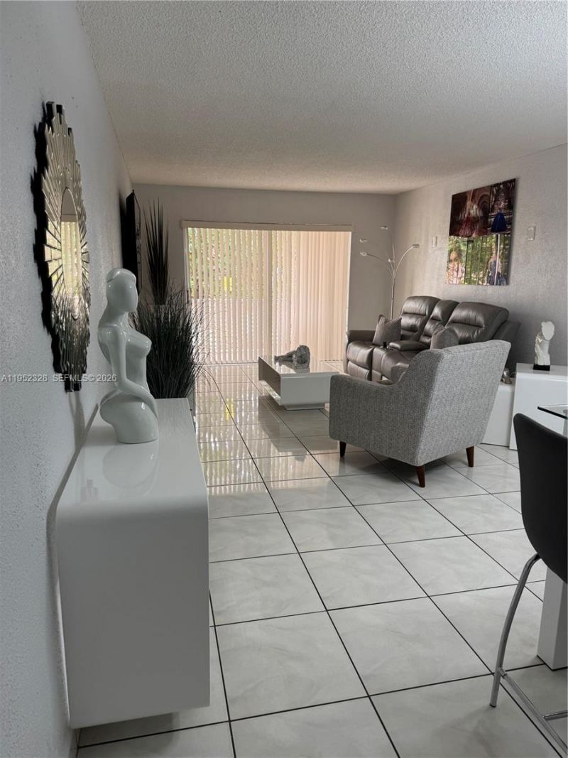 1480 W 46th St, Unit 203, Hialeah, FL 33012 Photo