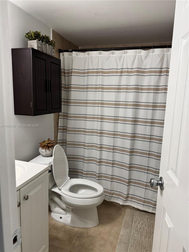 1480 W 46th St, Unit 203, Hialeah, FL 33012 Photo