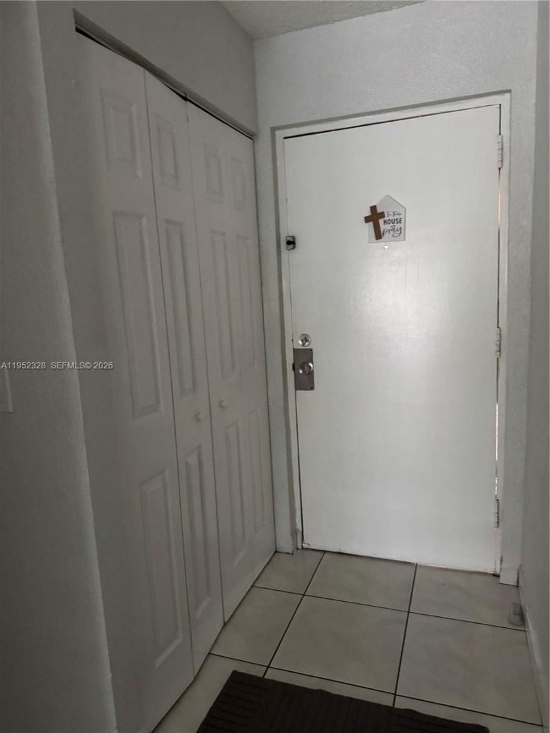 1480 W 46th St, Unit 203, Hialeah, FL 33012 Photo