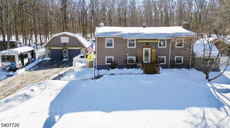 27 Grandview Ave, Jefferson, NJ 07460 Main Photo