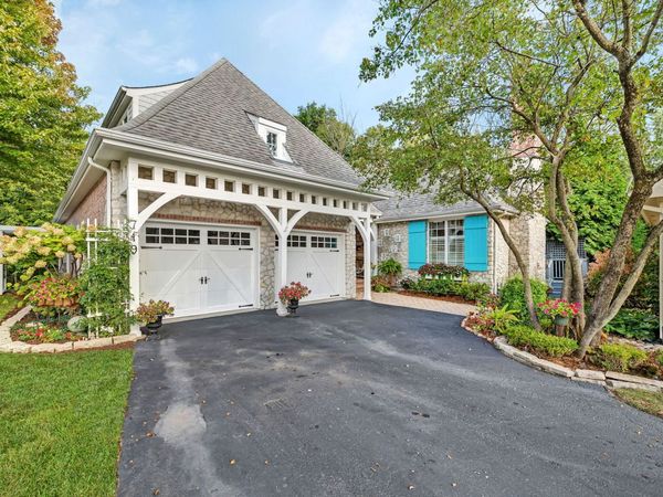 719 Stonebridge Road, Frankfort, IL 60423