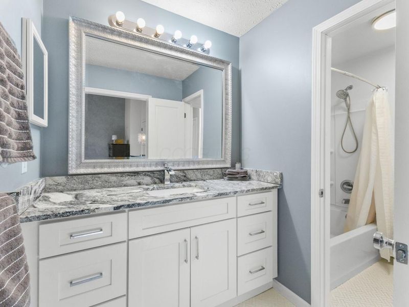 3231 Stonecrest Court, Unit 40, Columbus, OH 43221 Photo 22