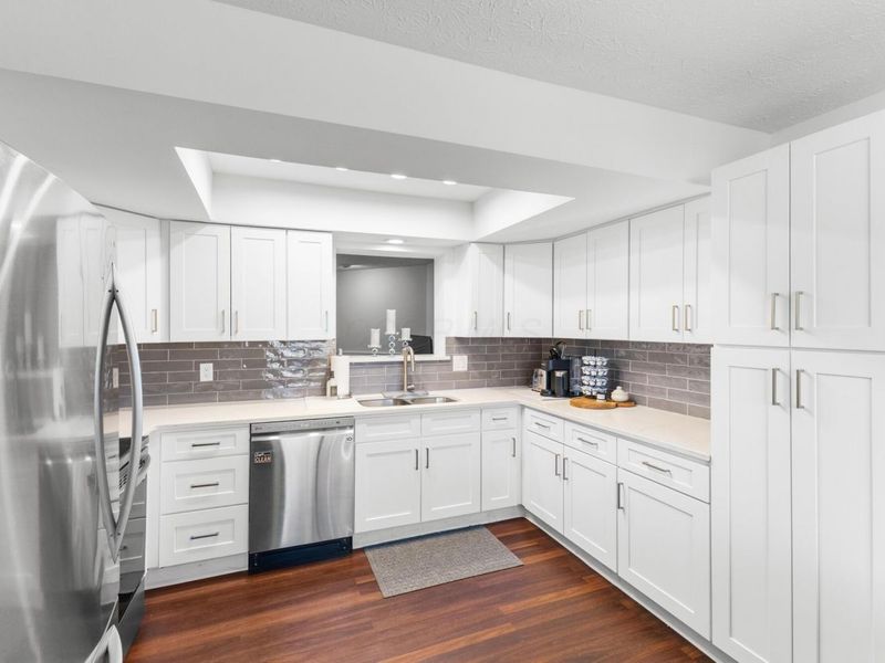 3231 Stonecrest Court, Unit 40, Columbus, OH 43221 Photo 4