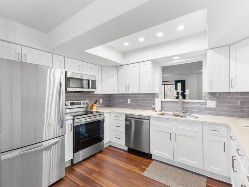 3231 Stonecrest Court, Unit 40, Columbus, OH 43221 Photo 6