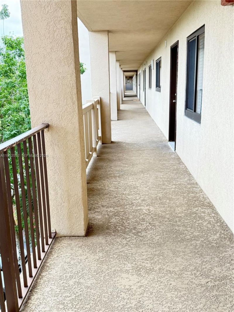 2206 S Cypress Bend Dr , Unit 508, Pompano Beach, FL 33069 Photo