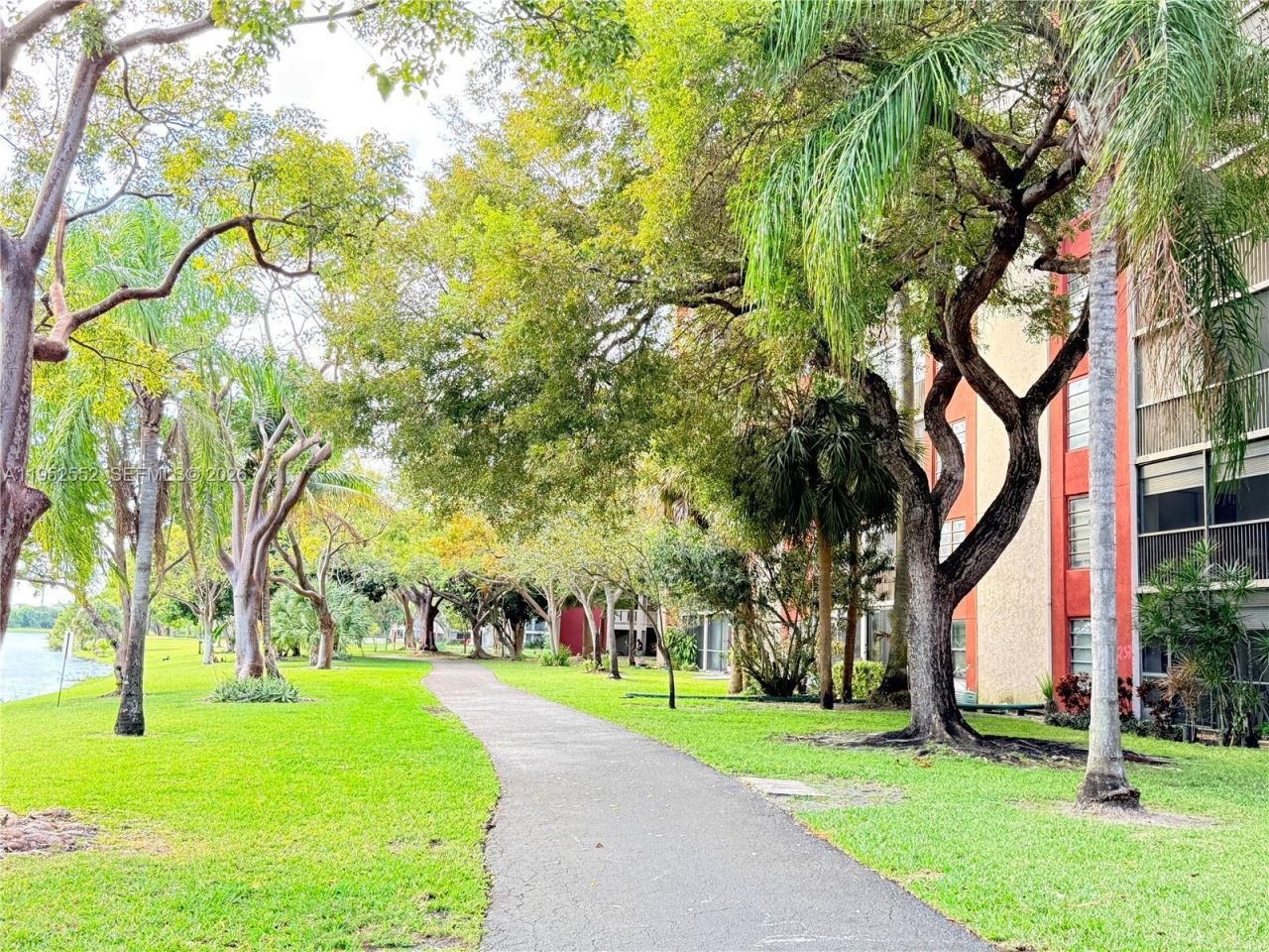 2206 S Cypress Bend Dr , Unit 508, Pompano Beach, FL 33069 Photo