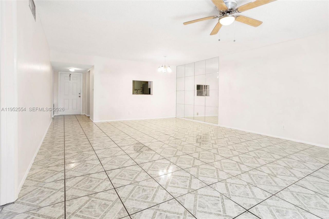 4151 NW 41st St , Unit 301, Lauderdale Lakes, FL 33319 Photo
