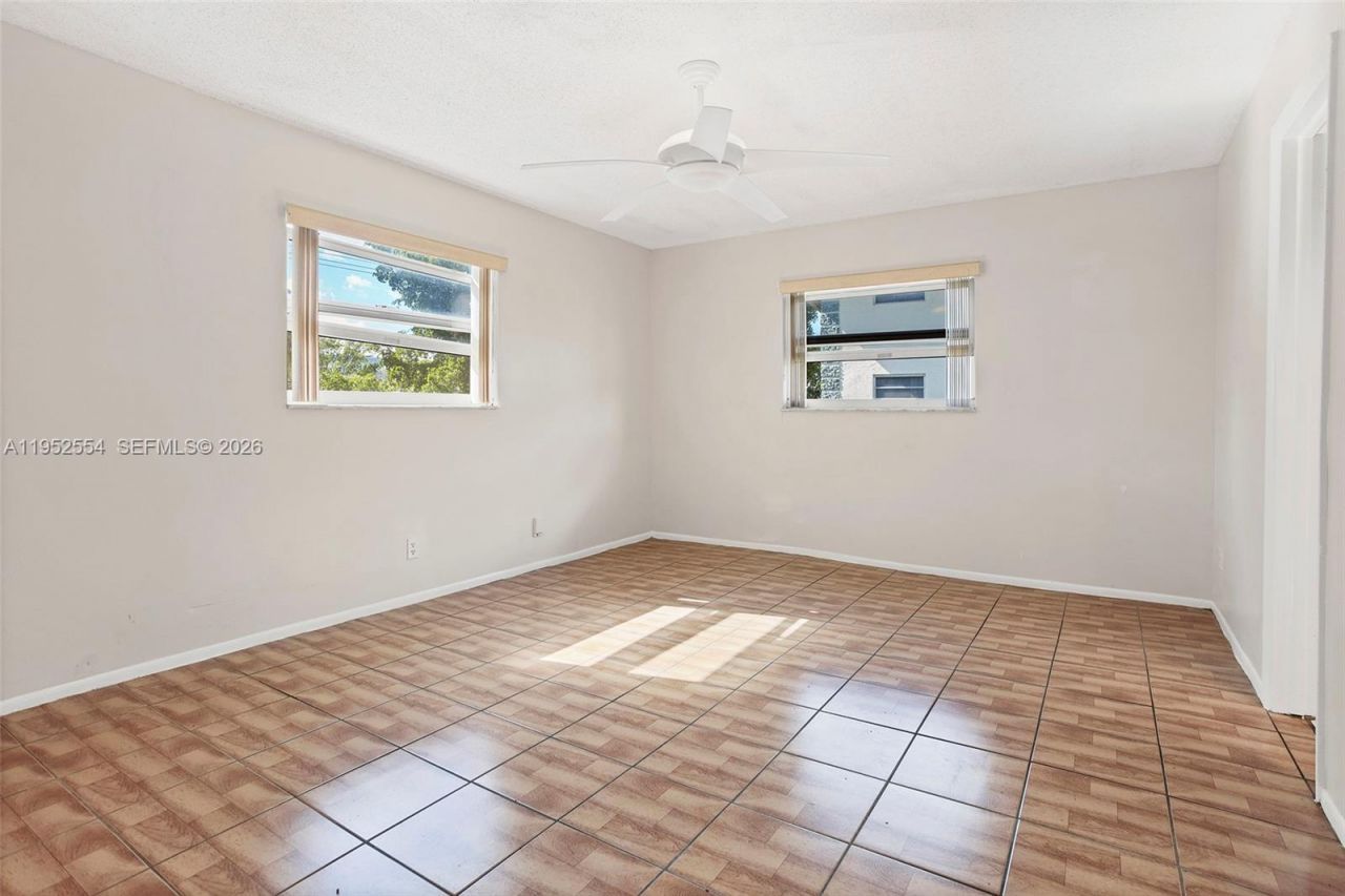 4151 NW 41st St , Unit 301, Lauderdale Lakes, FL 33319 Photo