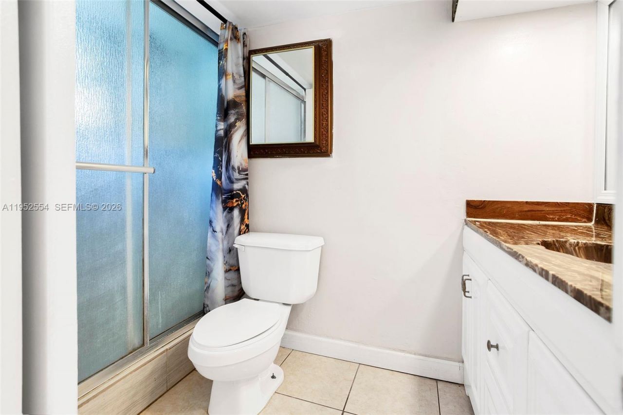 4151 NW 41st St , Unit 301, Lauderdale Lakes, FL 33319 Photo