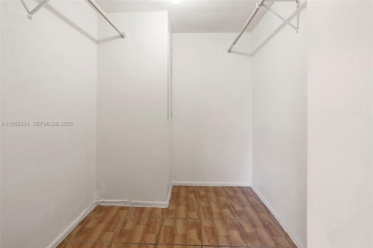 4151 NW 41st St , Unit 301, Lauderdale Lakes, FL 33319 Photo