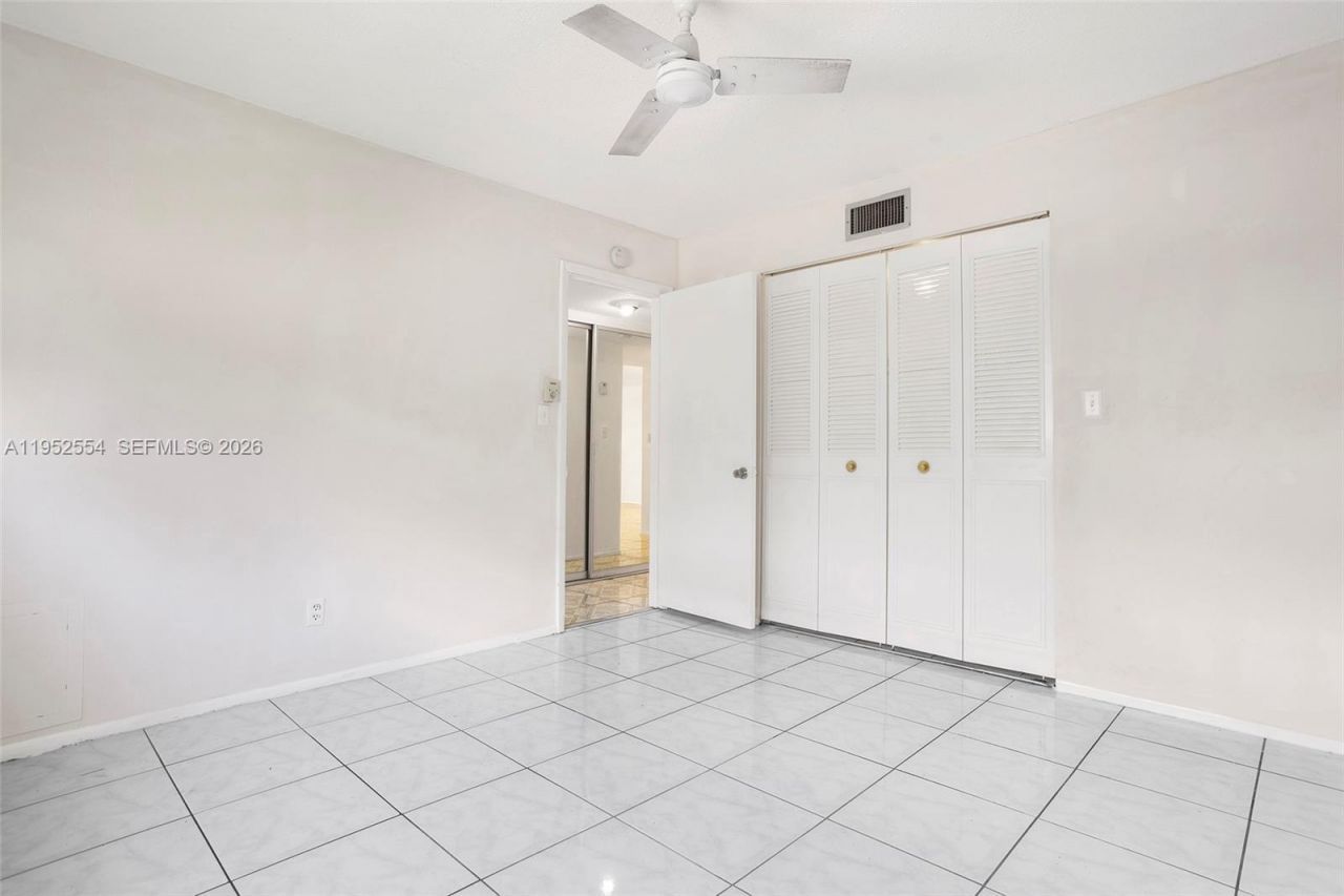 4151 NW 41st St , Unit 301, Lauderdale Lakes, FL 33319 Photo