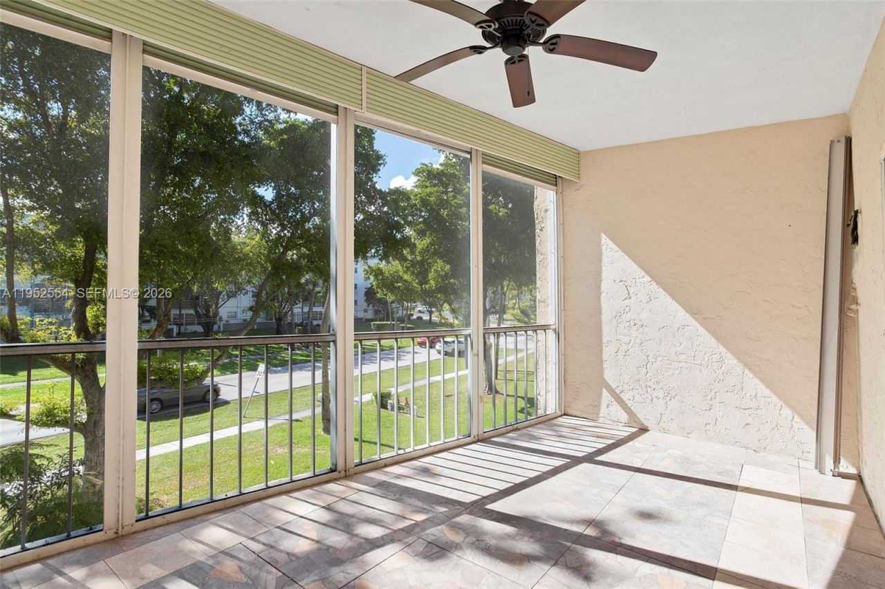 4151 NW 41st St , Unit 301, Lauderdale Lakes, FL 33319 Photo