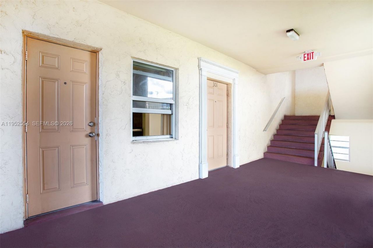 4151 NW 41st St , Unit 301, Lauderdale Lakes, FL 33319 Photo