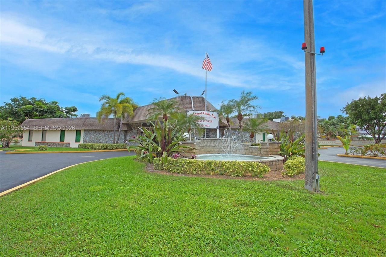 4151 NW 41st St , Unit 301, Lauderdale Lakes, FL 33319 Photo