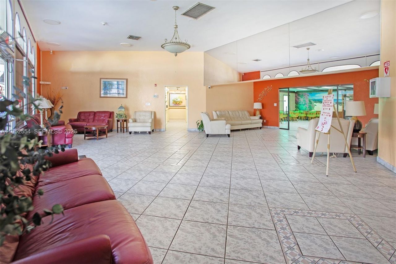 4151 NW 41st St , Unit 301, Lauderdale Lakes, FL 33319 Photo